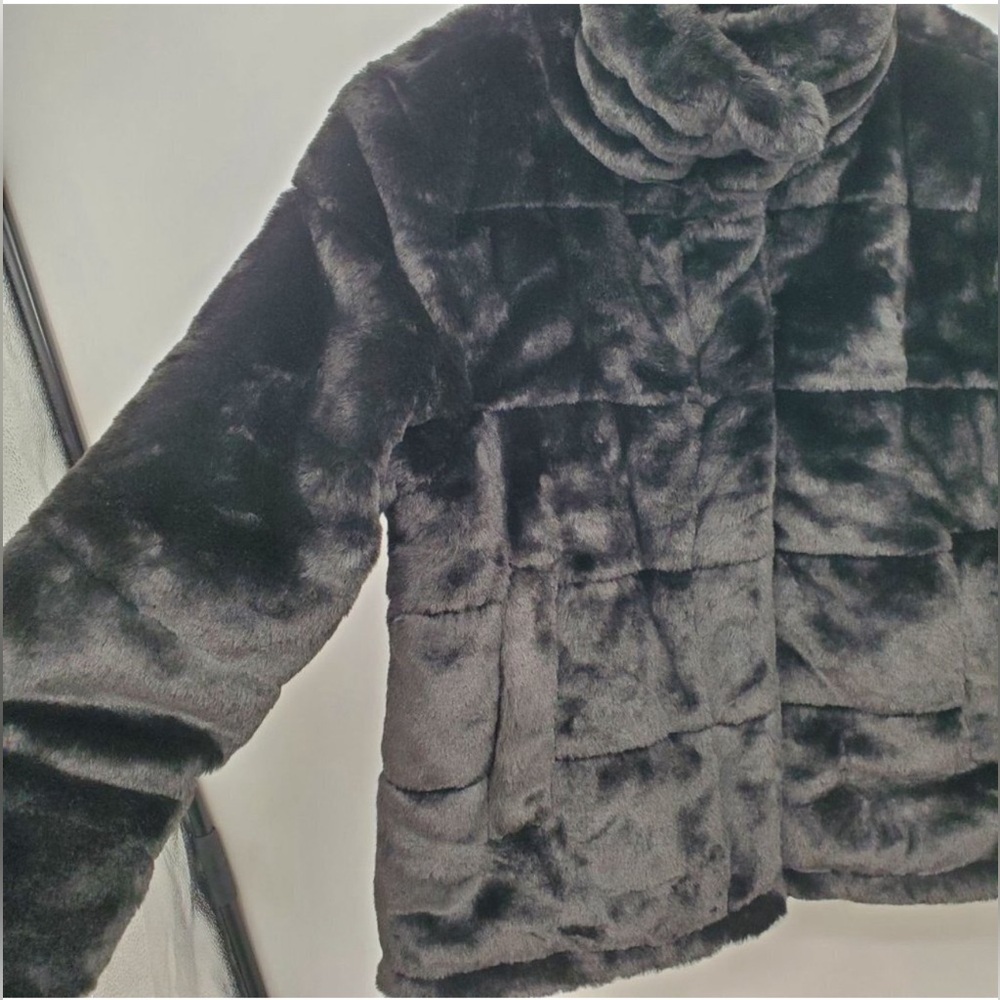 BNWT Avec les Filles faux fur jacket - purchased from @breescloset2019